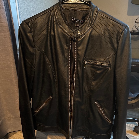 Leather jacket - Picture 1 of 2